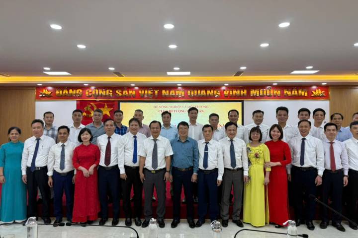 Trao Quyết định bổ nhiệm bổ nhiệm các Phó Giám đốc Đài Khí tượng Thủy văn Bắc Bộ