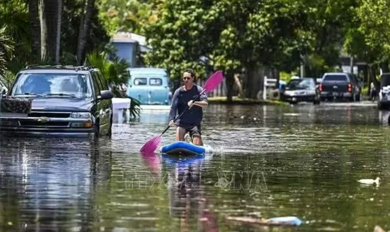 California đối mặt nắng nóng kỷ lục, cháy rừng và nguy cơ ngập ven biển