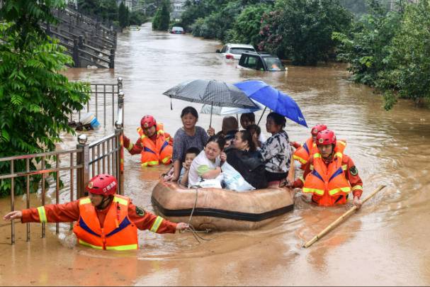 Cục Khí tượng Thủy văn cảnh báo khả năng xuất hiện áp thấp nhiệt đới, bão trên Biển Đông và mưa lớn ở Bắc Bộ trong 10 ngày tới