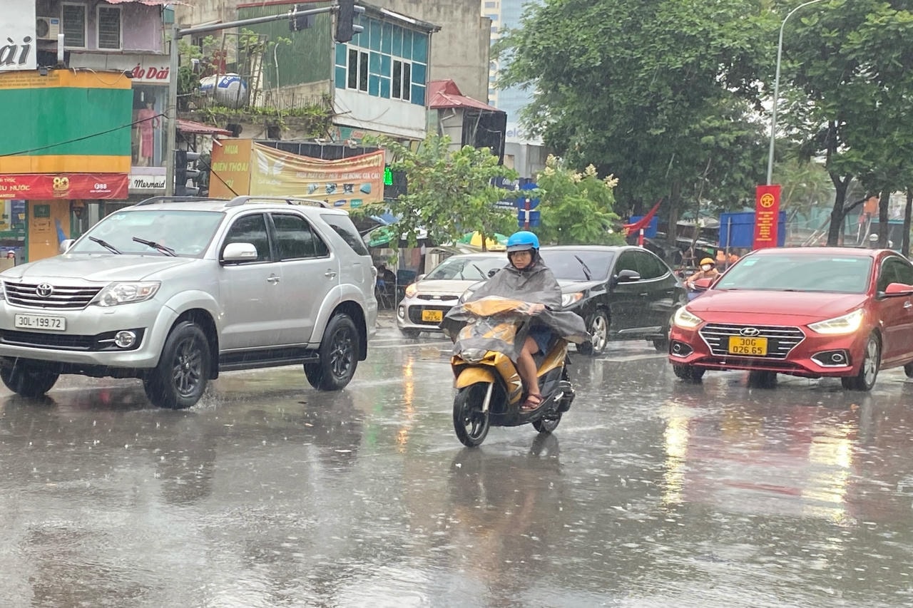 Chịu ảnh hưởng của gió mùa Đông Bắc, miền Bắc mưa to, miền Trung kết thúc nắng nóng