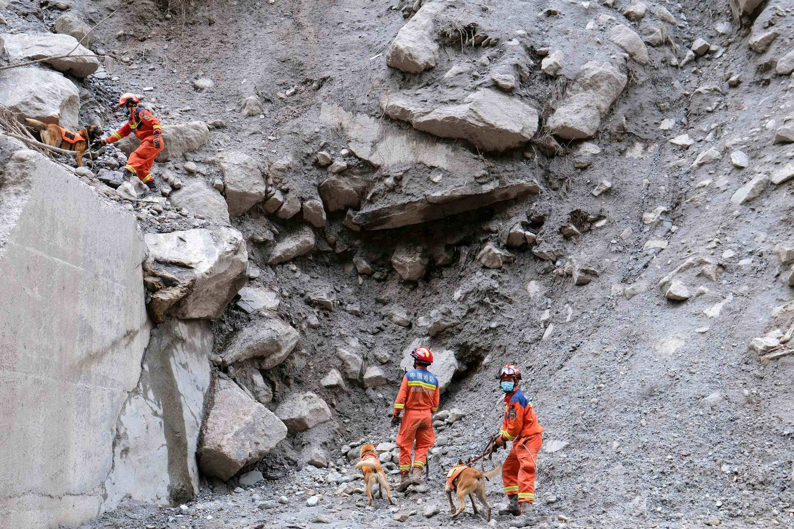 Lũ quét dữ dội ở Himalaya: Hàng nghìn người vẫn mất tích