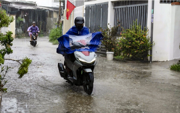 Khánh Hòa triển khai các biện pháp ứng phó mưa lớn, dông và nguy cơ áp thấp nhiệt đới trên Biển Đông