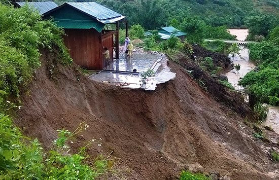 Cảnh báo mưa lớn ở Trung Bộ, nguy cơ lũ quét, sạt lở