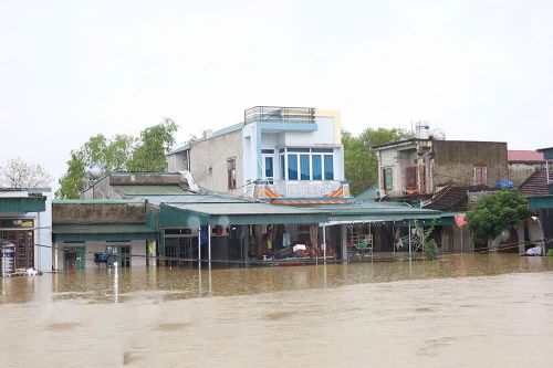 Hà Nội và nhiều tỉnh miền Bắc chủ động ứng phó mưa to, ngập úng, lũ quét